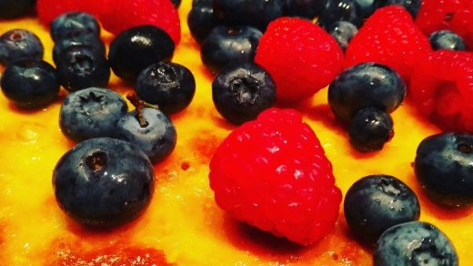 preview della video ricetta: Cheesecake ai frutti di bosco senza glutine e senza lattosio