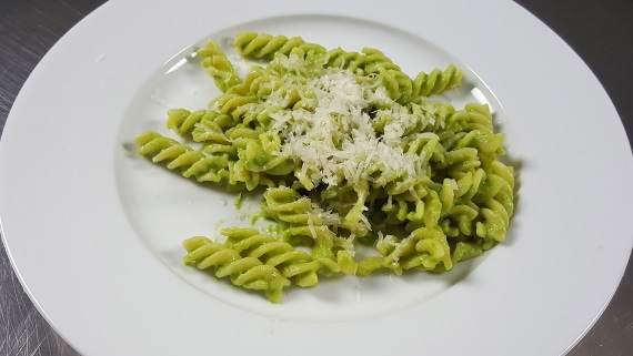 preview della video ricetta: Fusilli al Pesto di Lattuga